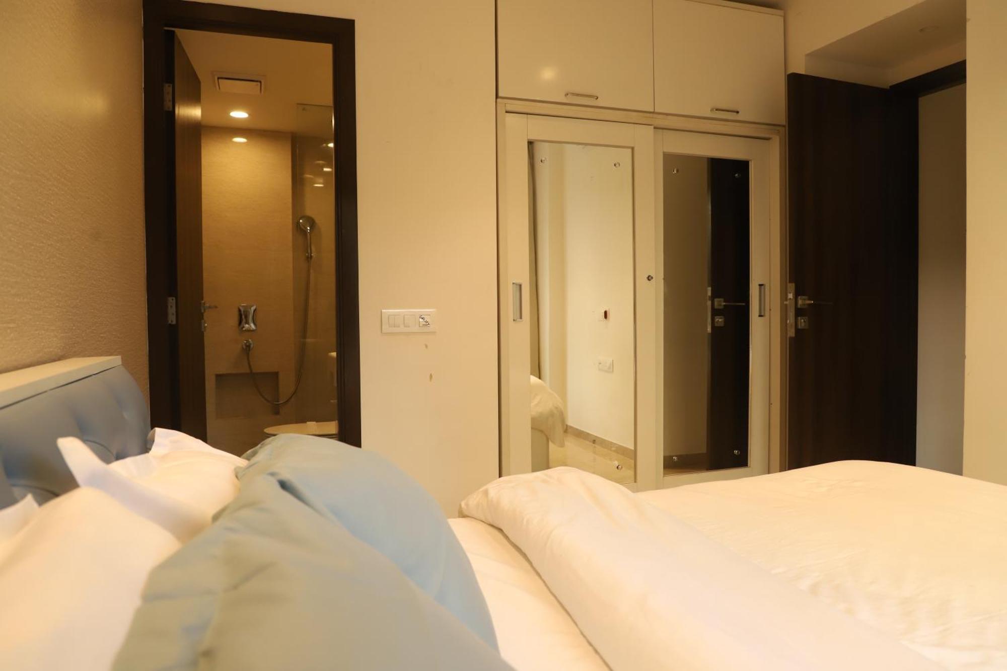 Zenia Luxury Suites And Serviced Apartments Bombay Esterno foto